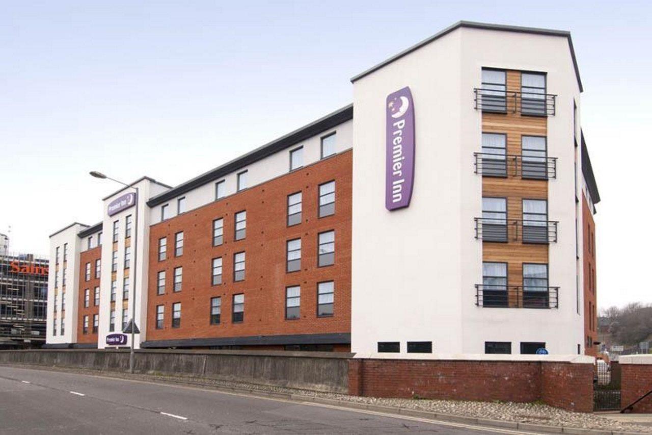 Premier Inn High Wycombe Central Exterior photo