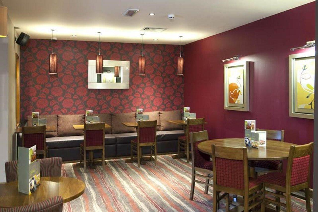 Premier Inn High Wycombe Central Exterior photo