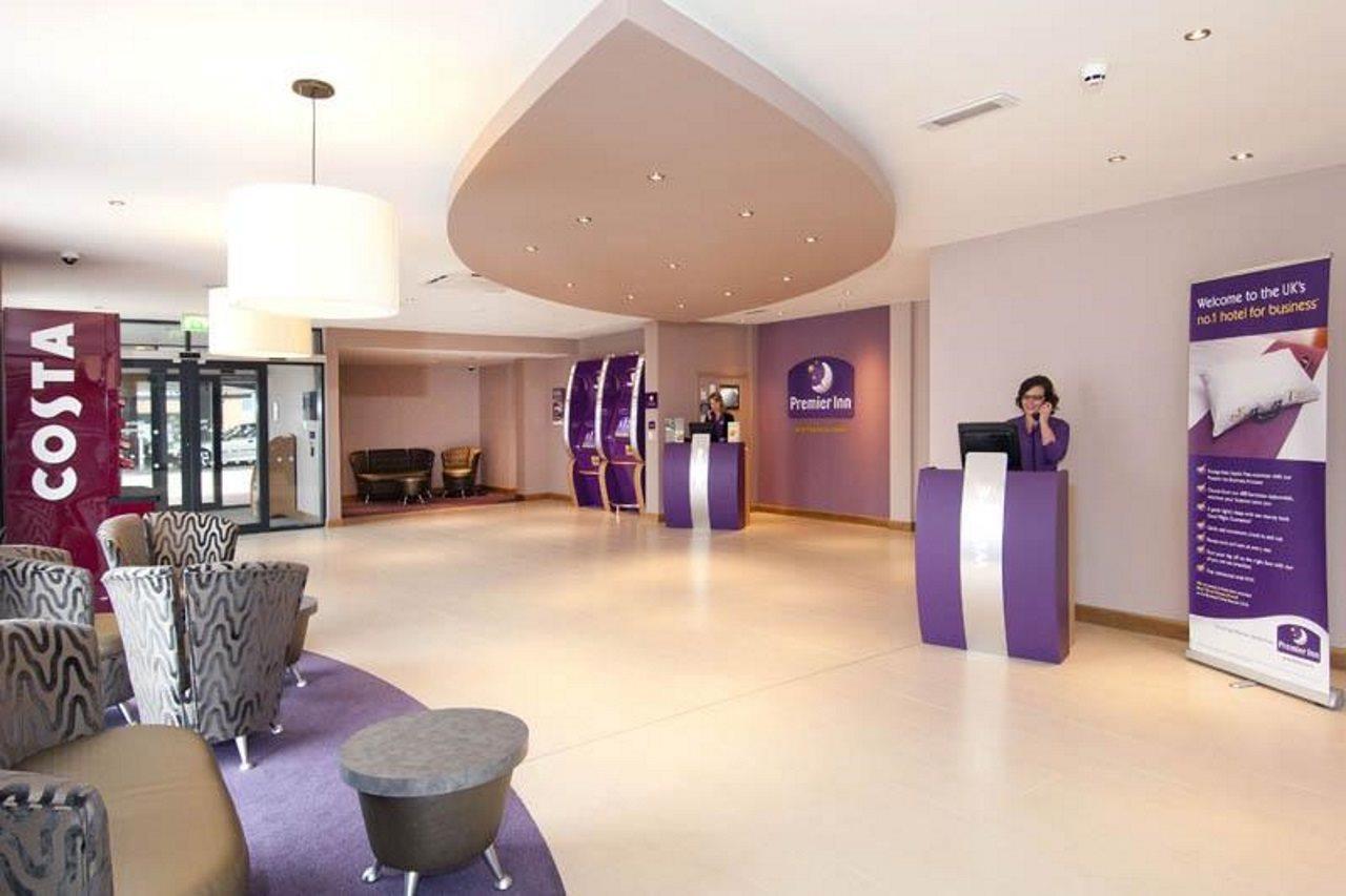 Premier Inn High Wycombe Central Exterior photo