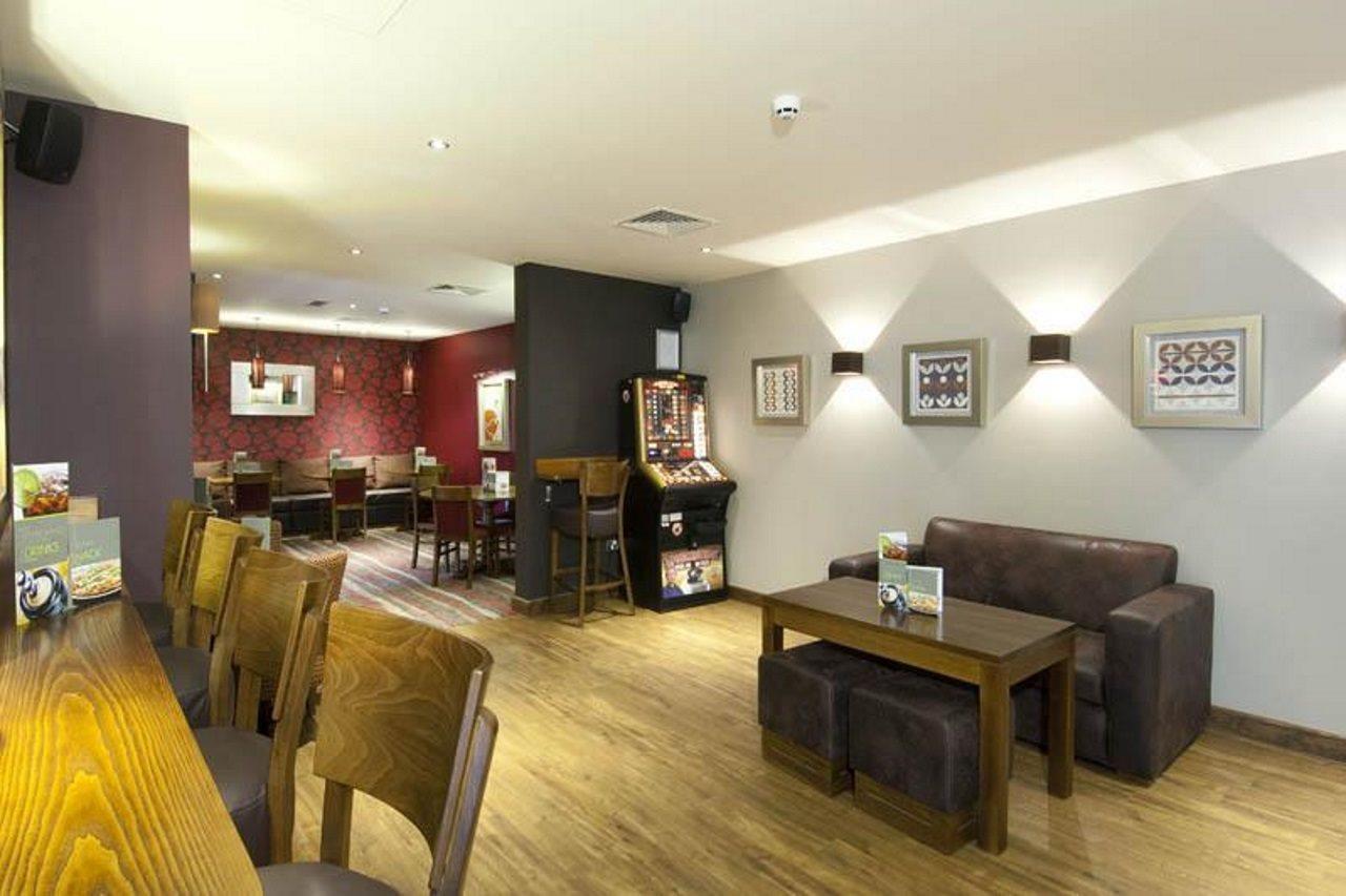 Premier Inn High Wycombe Central Exterior photo