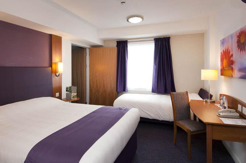 Premier Inn High Wycombe Central Exterior photo